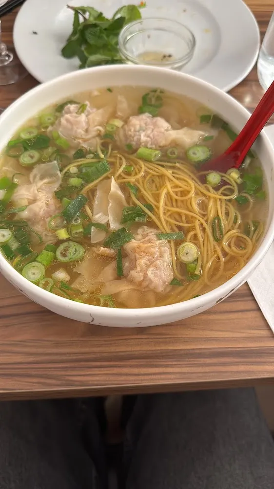 Raviolis Au Crevette Et Nouilles Sautées